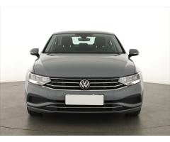 Volkswagen Passat 1.5 TSI 110kW - 2