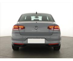 Volkswagen Passat 1.5 TSI 110kW - 6