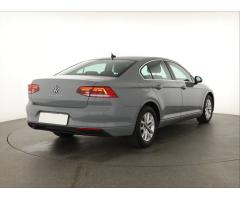 Volkswagen Passat 1.5 TSI 110kW - 7