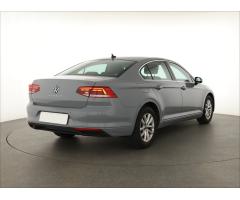 Volkswagen Passat 1.5 TSI 110kW - 7