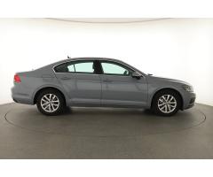 Volkswagen Passat 1.5 TSI 110kW - 8