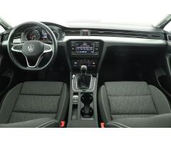 Volkswagen Passat 1.5 TSI 110kW - 9