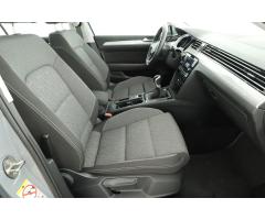 Volkswagen Passat 1.5 TSI 110kW - 10