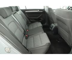 Volkswagen Passat 1.5 TSI 110kW - 11