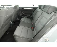 Volkswagen Passat 1.5 TSI 110kW - 12