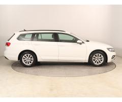 Volkswagen Passat 2.0 TDI 90kW - 8