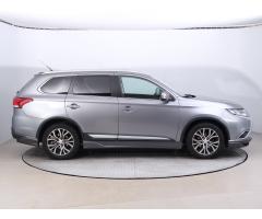 Mitsubishi Outlander 2.2 DI-D 110kW - 8