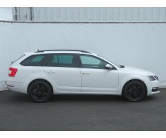 Škoda Octavia 2.0 TDI 110kW - 8