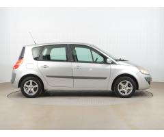 Renault Scénic 1.5 dCi 78kW - 8