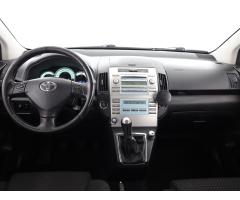 Toyota Corolla Verso 2.2 D-4D 100kW - 9