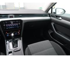 Volkswagen Passat 2.0 TDI 90kW - 11