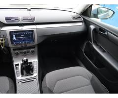 Volkswagen Passat 1.6 TDI 77kW - 11