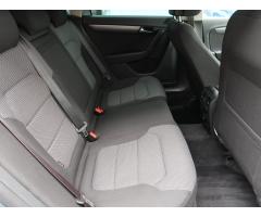 Volkswagen Passat 1.6 TDI 77kW - 13