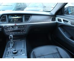 Hyundai Genesis 3.8 V6 4x4 232kW - 11