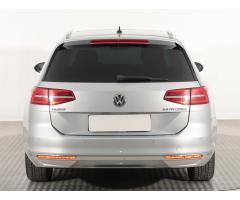 Volkswagen Passat 2.0 TDI 110kW - 5