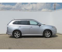 Mitsubishi Outlander 2.2 DI-D 110kW - 8