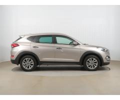 Hyundai Tucson 1.7 CRDi 104kW - 8