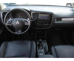 Mitsubishi Outlander 2.2 DI-D 110kW - 10