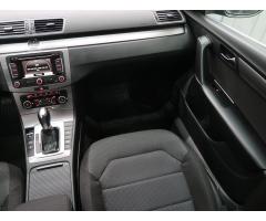 Volkswagen Passat 2.0 TDI 103kW - 11