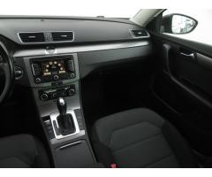 Volkswagen Passat 2.0 TDI 103kW - 11