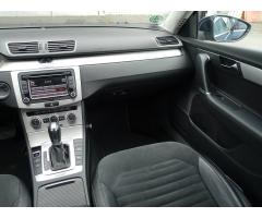 Volkswagen Passat 2.0 TDI 125kW - 12