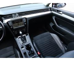 Volkswagen Passat 2.0 TDI 140kW - 11