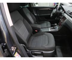 Volkswagen Passat 2.0 TDI 103kW - 12