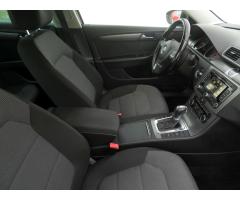 Volkswagen Passat 2.0 TDI 103kW - 12