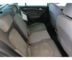 Volkswagen Golf 2.0 TDI 110kW - 13