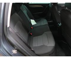 Volkswagen Passat 2.0 TDI 103kW - 13