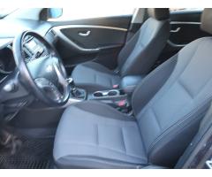 Hyundai i30 1.6 CRDi 81kW - 16