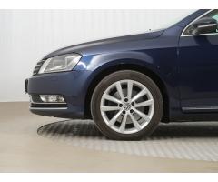 Volkswagen Passat 2.0 TDI 125kW - 22