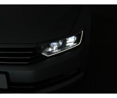 Volkswagen Passat 2.0 TDI 110kW - 29