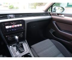 Volkswagen Passat 2.0 TDI 110kW - 11