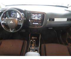 Mitsubishi Outlander 2.2 DI-D 110kW - 10