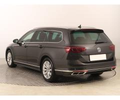 Volkswagen Passat 2.0 TDI 140kW - 5