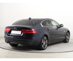 Jaguar XE 20d AWD 132kW - 7