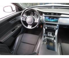 Jaguar XF 20d AWD 132kW - 9