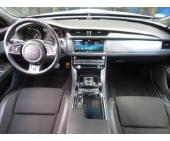 Jaguar XF 20d AWD 132kW - 10