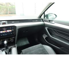 Volkswagen Passat 2.0 TDI 140kW - 11