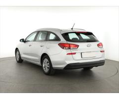 Hyundai i30 1.6 CRDi 81kW - 5