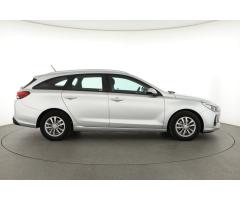 Hyundai i30 1.6 CRDi 81kW - 8