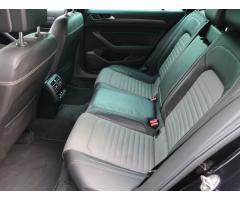 Volkswagen Passat 2.0 TDI 140kW - 14