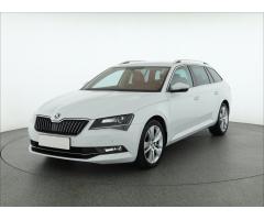 ŠKODA SUPERB COMBI 2.0TDI 140 LAURIN&K 4X4 DSG 7ST