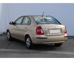 Hyundai Accent 1.4i 71kW - 5