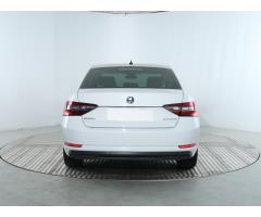 Škoda Superb 2.0 TDI 140kW - 6