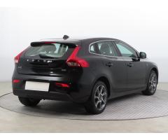 Volvo V40 2.0 D2 88kW - 7