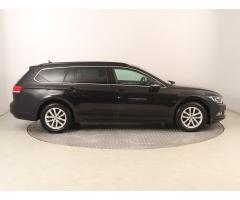 Volkswagen Passat 2.0 TDI 110kW - 8