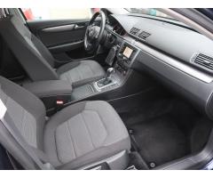 Volkswagen Passat 2.0 TDI 125kW - 12