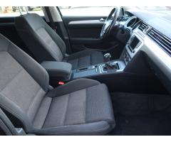 Volkswagen Passat 2.0 TDI 110kW - 12